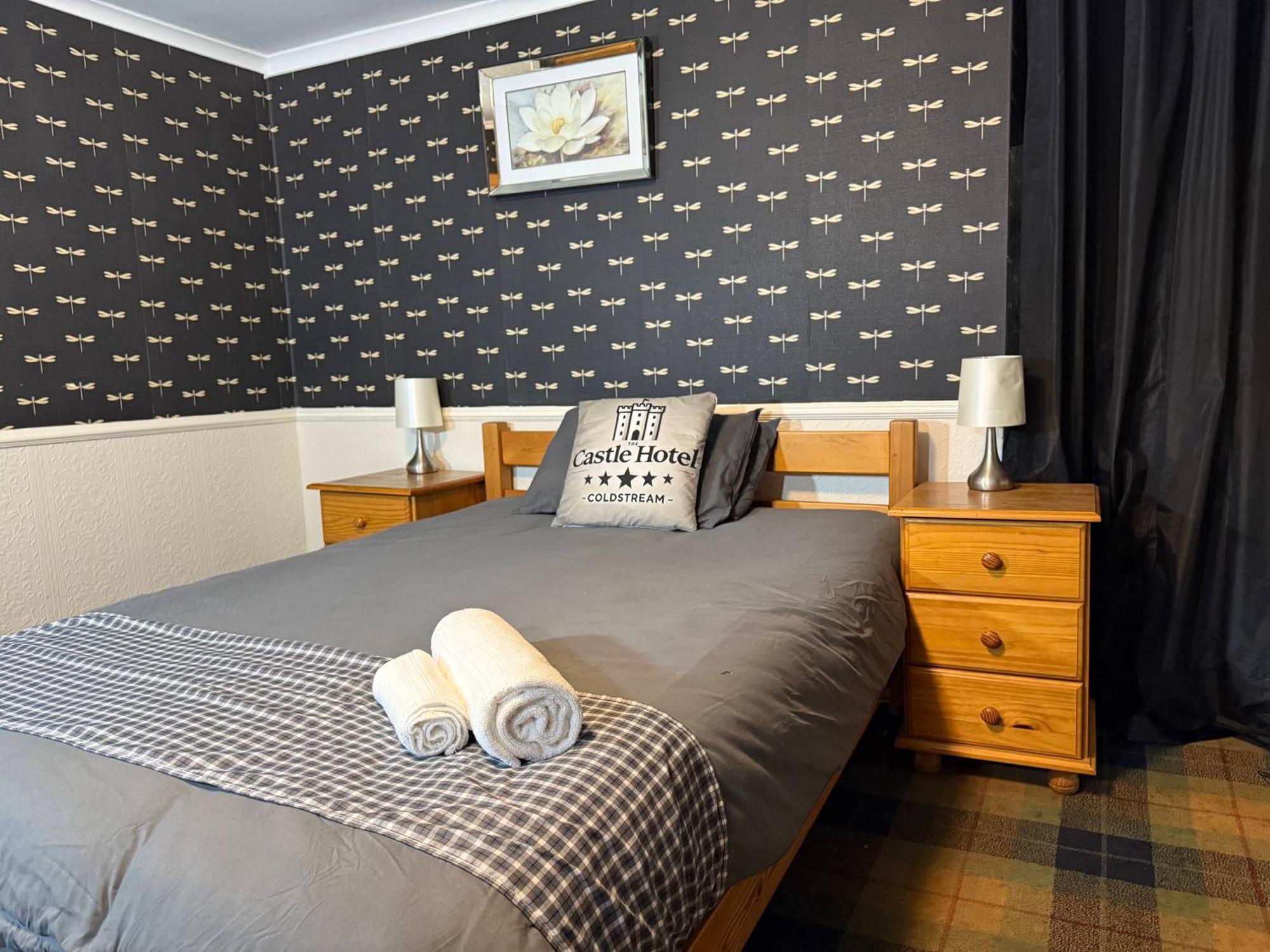 Self Check In Room Accommodation Only The Castle, Coldstream Exterior photo
