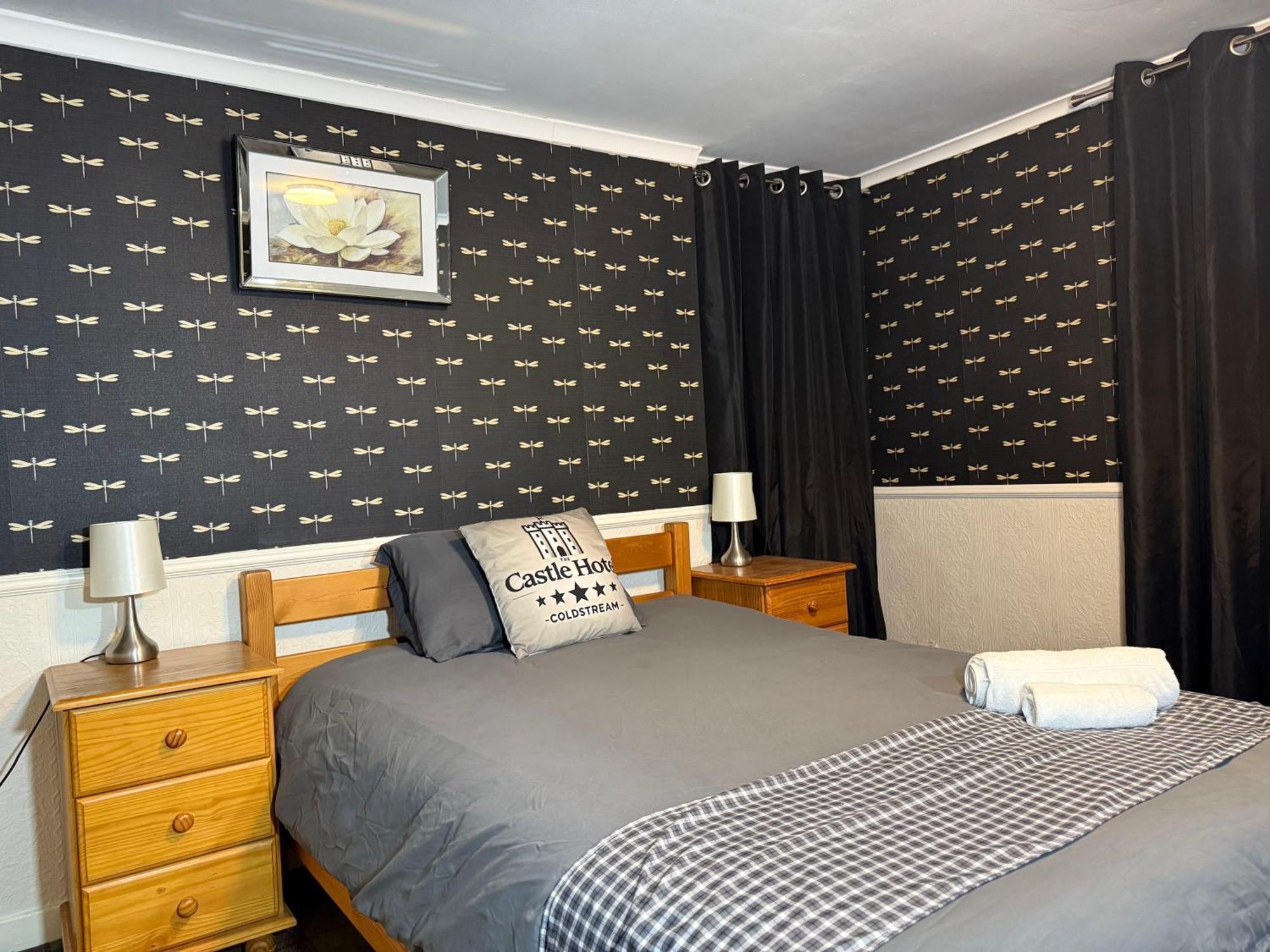 Self Check In Room Accommodation Only The Castle, Coldstream Exterior photo