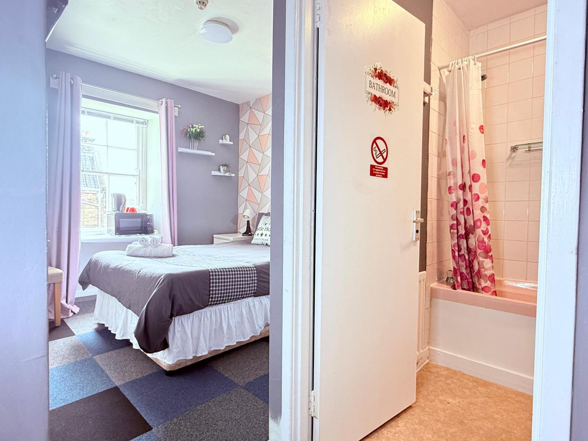 Self Check In Room Accommodation Only The Castle, Coldstream Exterior photo