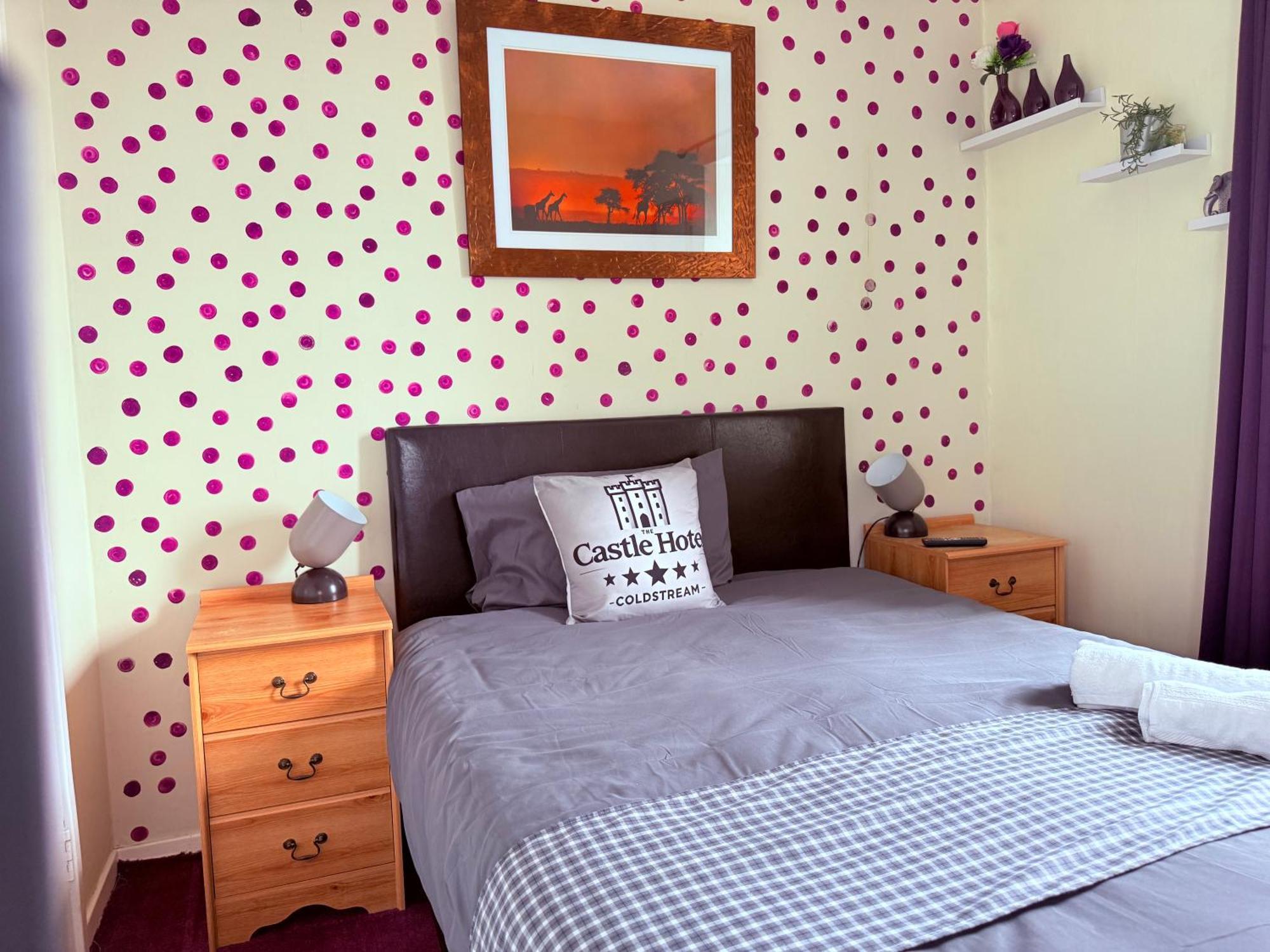 Self Check In Room Accommodation Only The Castle, Coldstream Exterior photo